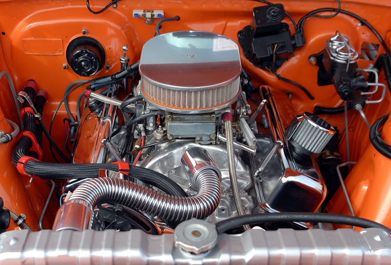 garagiste-CALLAS-min_car-engine-1738309